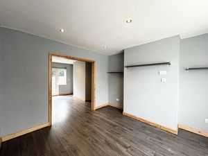 Photo 3- click for photo gallery